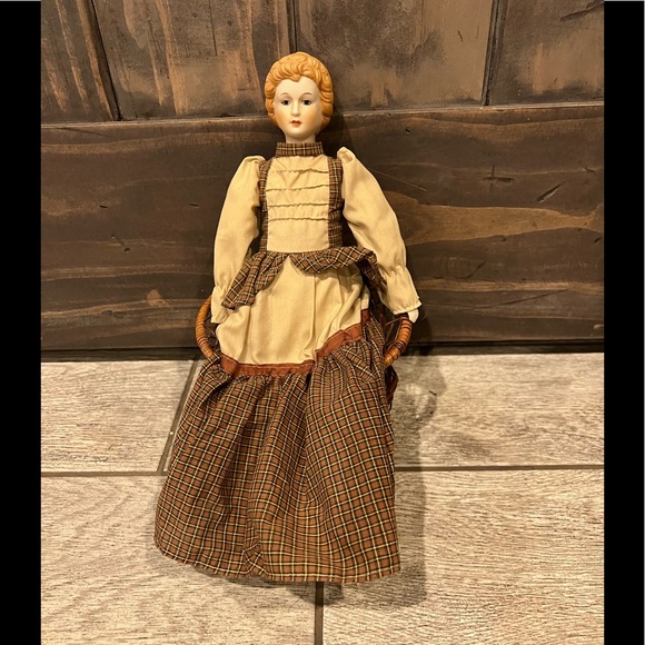 Little Women porcelain doll - Picture 2 of 3